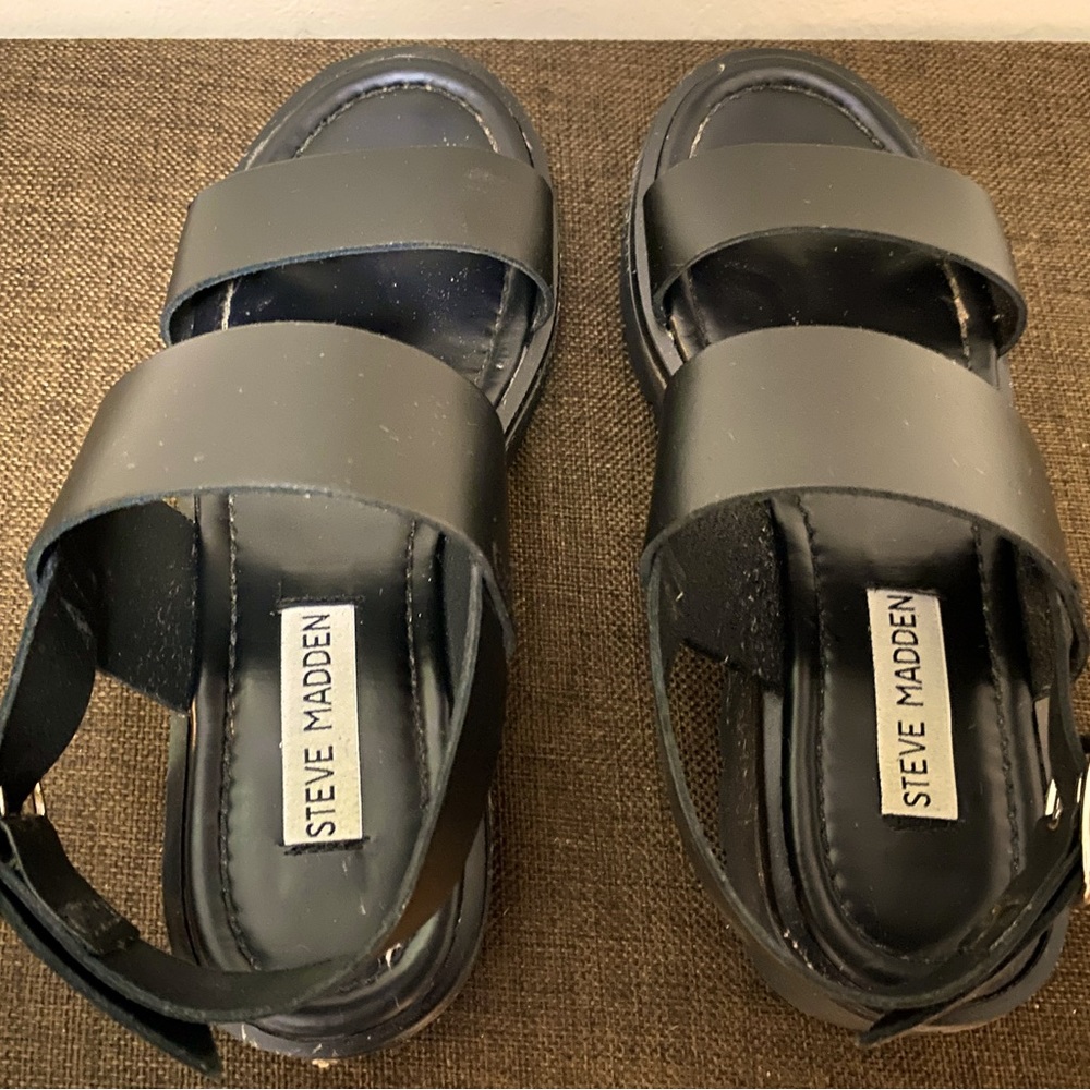 Steve Madden platform sandals (black)